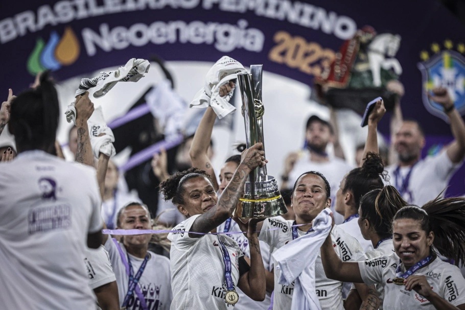 Corinthians, com autoridade, é novamente campeão brasileiro