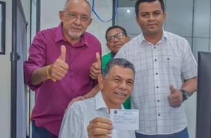 João de Deus transfere título de eleitor (Foto: Reprodução)