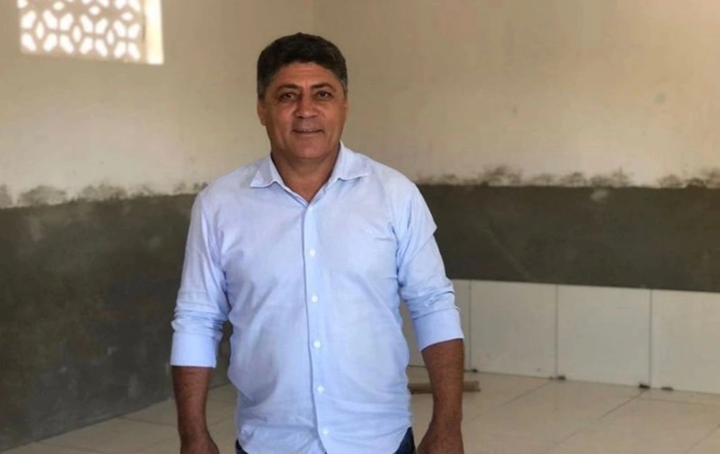 Prefeito Reginaldo Gomes, de Dirceu Arcoverde