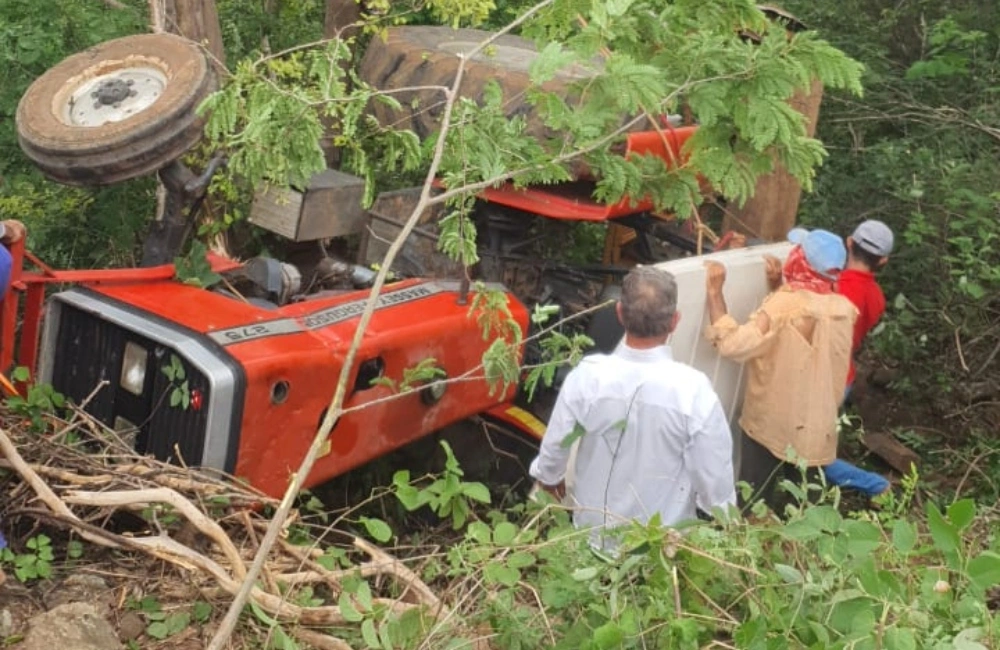 Adolescente de 14 anos morre após trator agrícola tombar no interior do Piauí