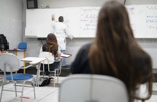 Alunos do Ensino Médio podem receber bolsa a partir de março (Foto: Reprodução/Agência Brasil)