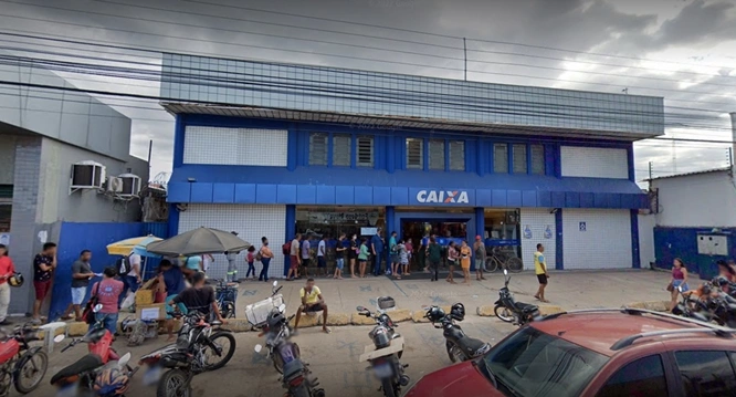 Com sistema fora do ar, clientes reclamam da Caixa Econômica de Timon