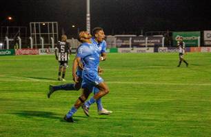 Comemoração do gol de Anderson Tanque (Foto: Reprodução/Jefferson Couto/Novo Hamburgo)