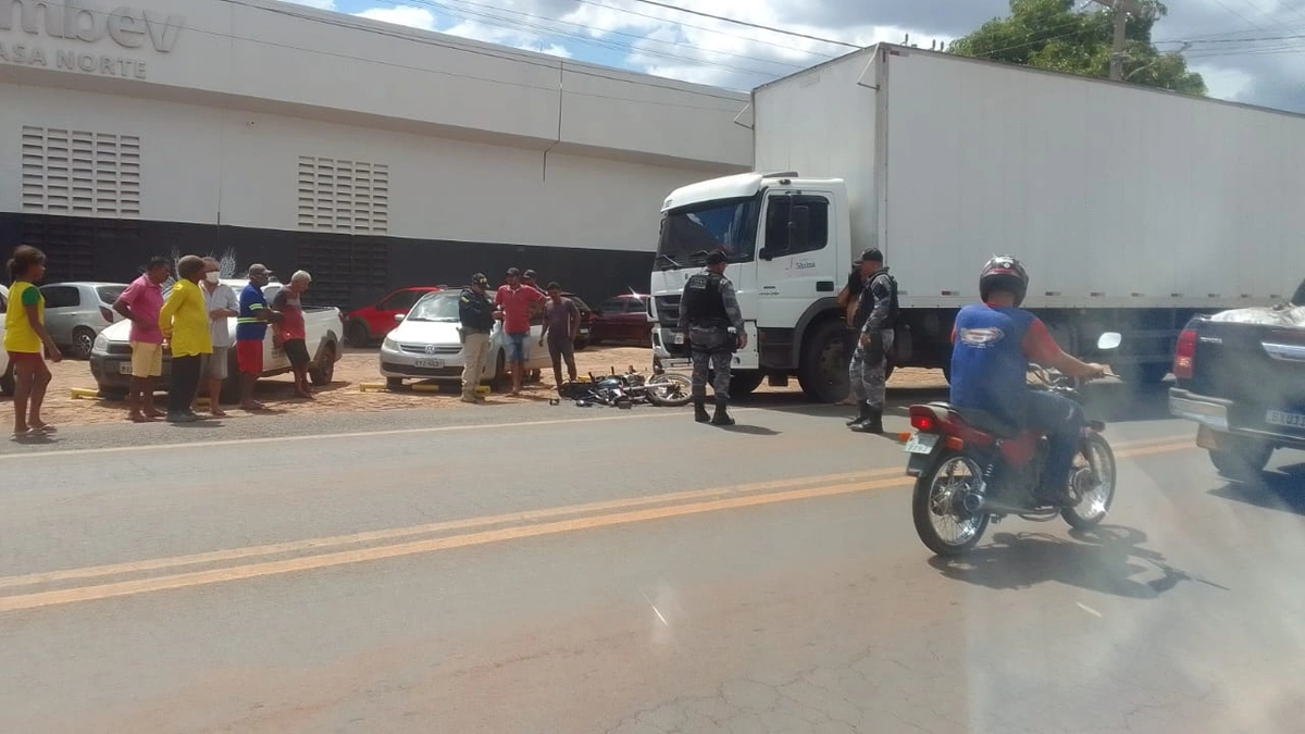 Dois homens ficam gravemente feridos em acidente com caminhão em Campo Maior