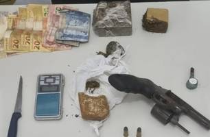 Material apreendido pela polícia (Foto: Reprodução)