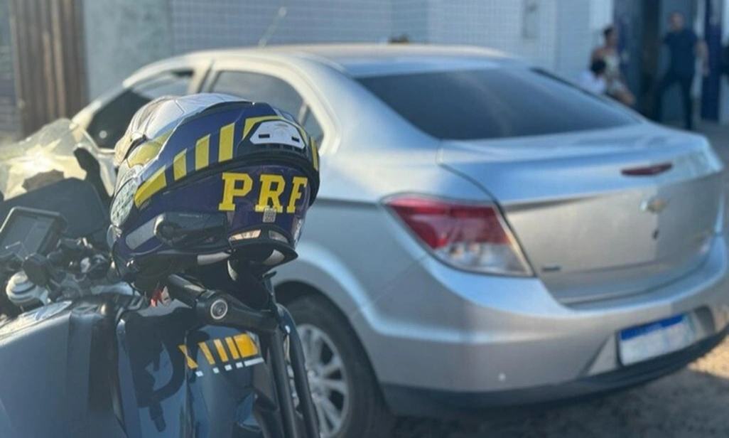 PRF recupera veículo roubado