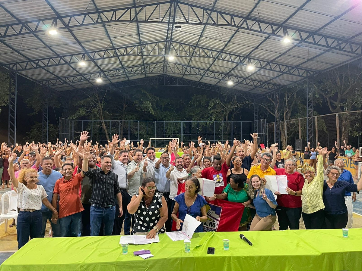 Sead entrega mais de 140 registros de imóveis na Vila Risoleta Neves em Teresina