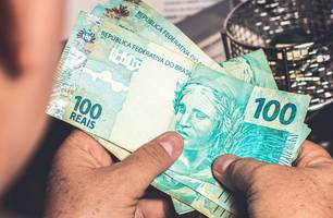 Transferência bancária por DOC termina nesta segunda-feira (Foto: Reprodução)