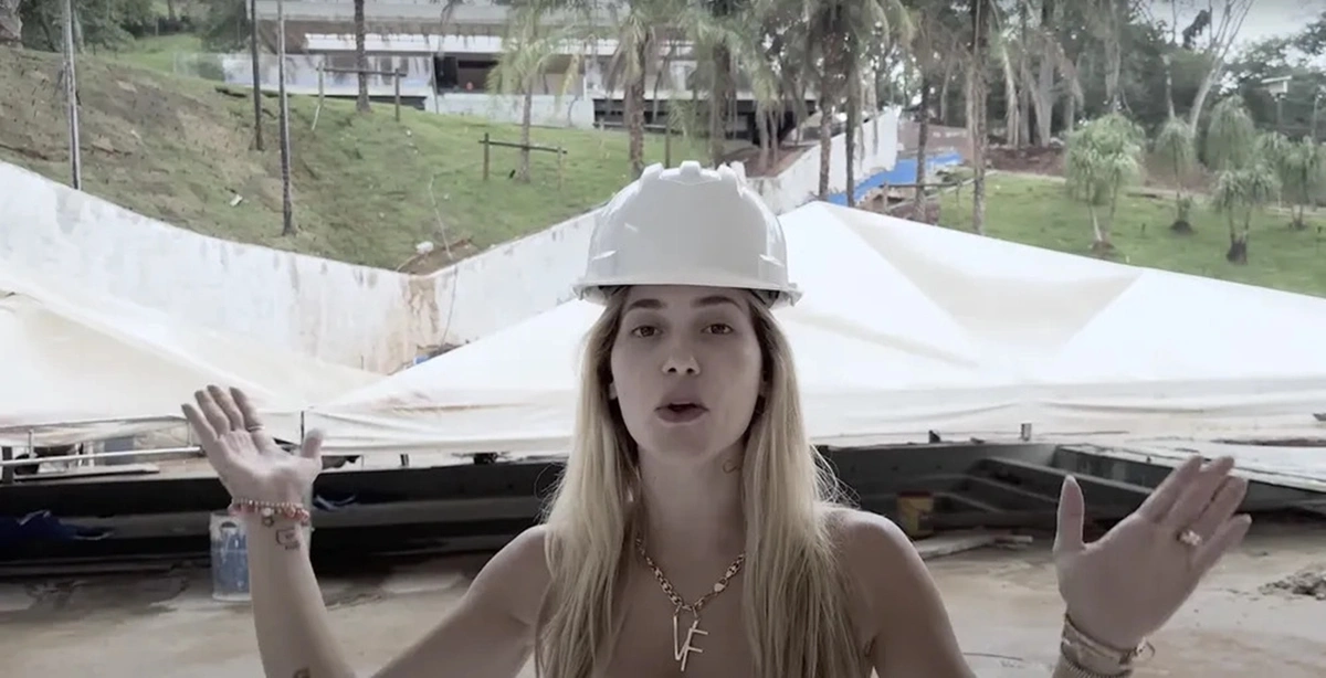 Virgínia Fonseca mostra obra de nova mansão
