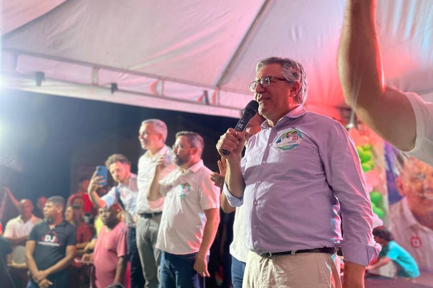 Carpejanne Gomes realiza reunião com apoiadores no bairro Pedra Mole