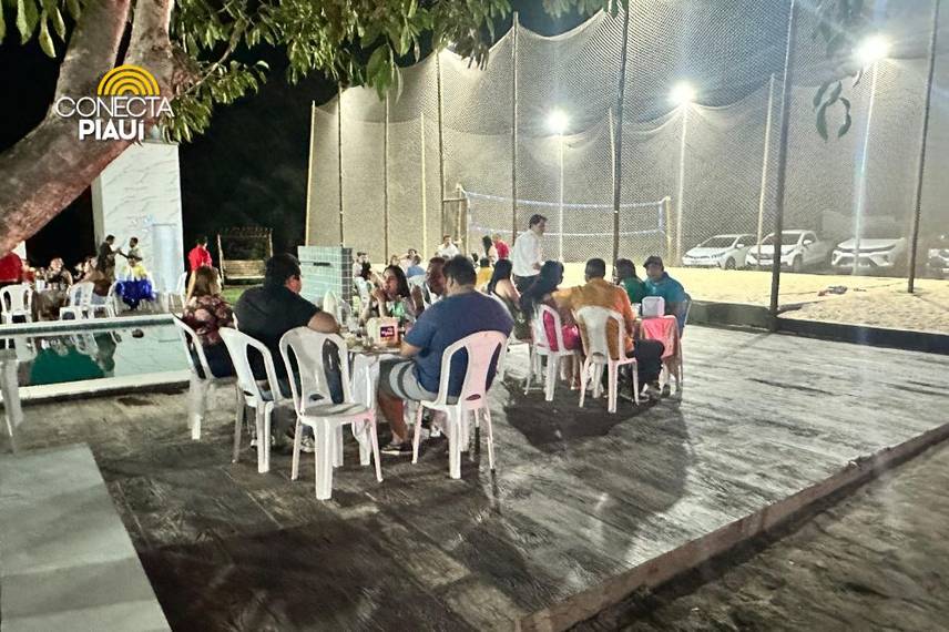 Draga Alana celebra aniversário em grande festa com lideranças políticas em THE Draga Alana celebra aniversário em grande festa com lideranças políticas em THE
