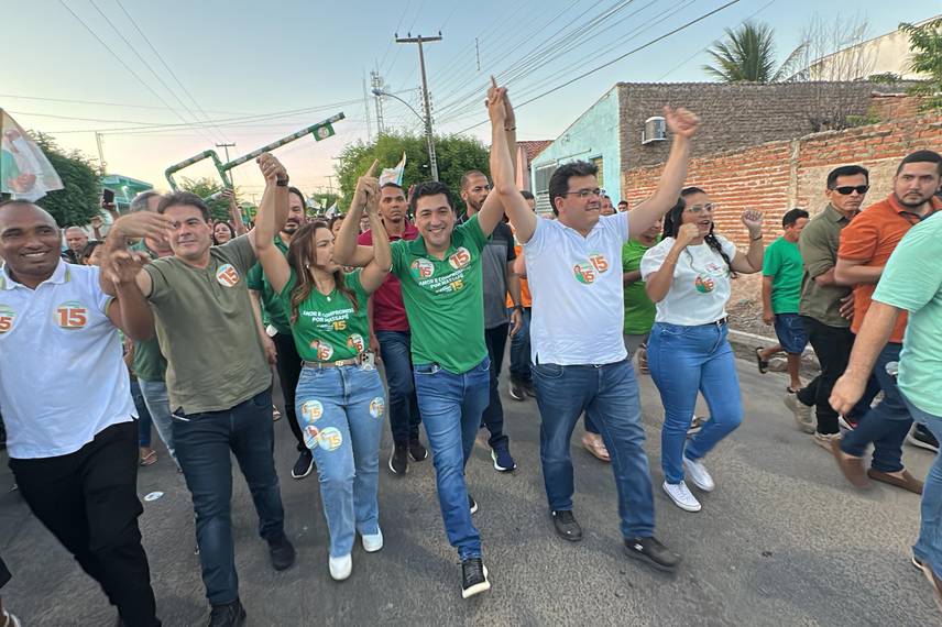 Em Massapê do Piauí, Dr. Wilton realiza grande evento ao lado de Rafael Fonteles Em Massapê do Piauí, Dr. Wilton realiza grande evento ao lado de Rafael Fonteles