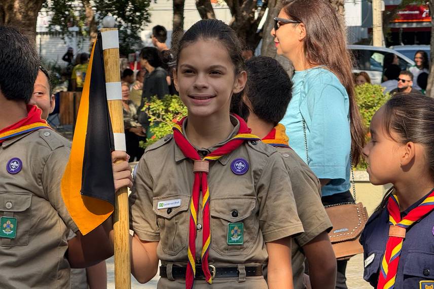 Governador participa de solenidades e inaugura Escola do Mar no litoral do Piauí
