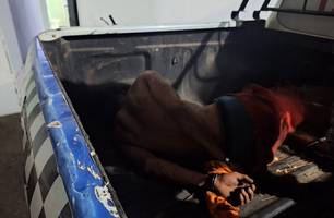 Homem sob efeito de drogas danifica viatura e ataca policiais em Lagoa do Piauí (Foto: Reprodução)