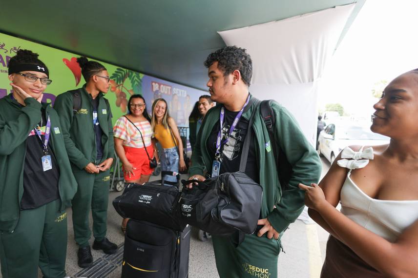 Jovens compartilham experiências transformadoras após um mês de imersão tecnológica