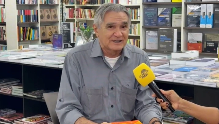 Luiz Romero, professor de literatura
