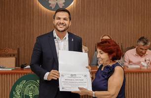 Washington Bandeira recebe medalha A. Tito Filho da Academia Piauiense de Letras (Foto: Reprodução)