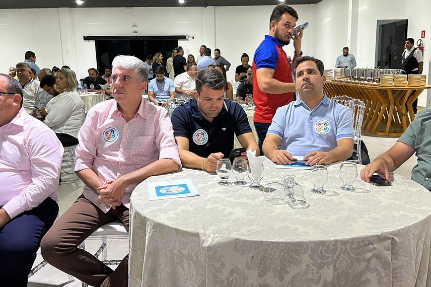 Admaelton Bezerra realiza encontro com prefeitos para discutir eleições da APPM Admaelton Bezerra realiza encontro com prefeitos para discutir eleições da APPM