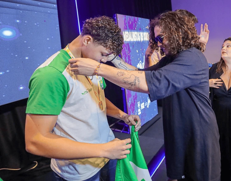 Cerimônia celebra medalhistas da OBA e da Jornada de Lançamento de Foguetes em Teresina
