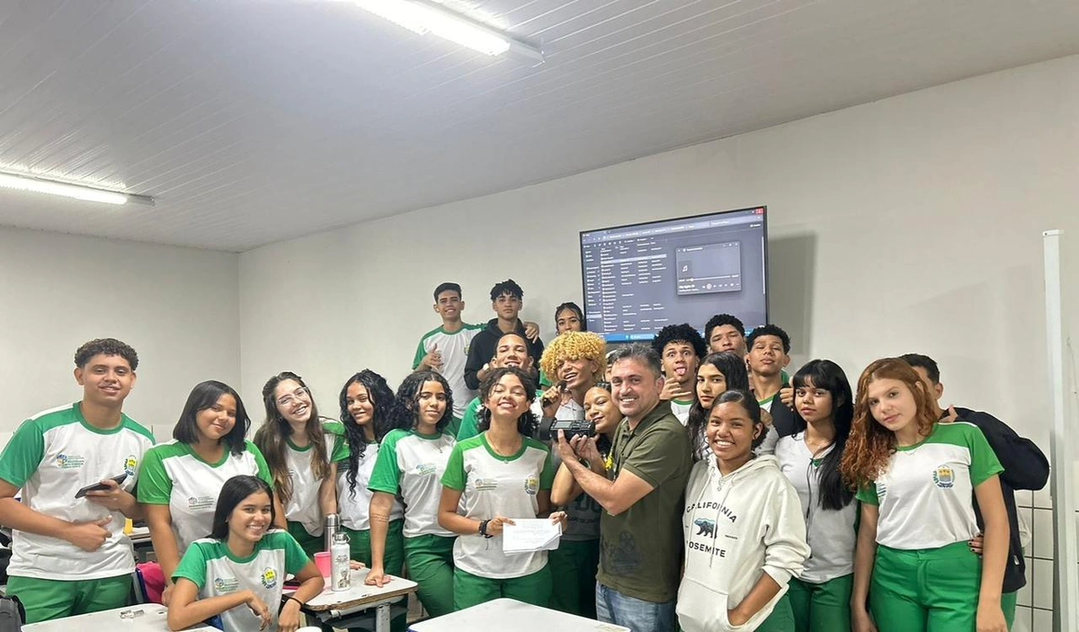 Cinema na Escola Seduc: Estudantes do Premen Norte aprendem técnicas de som