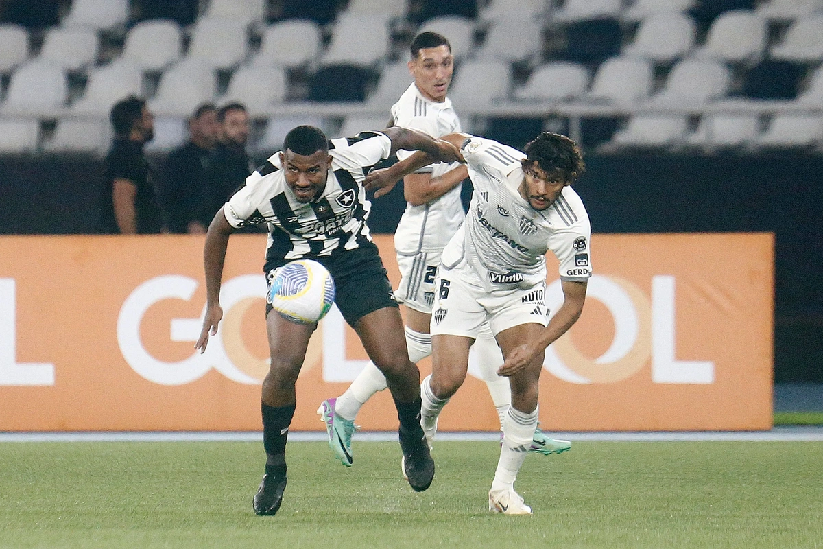 Disputa entre Atlético-MG e Botafogo mobiliza o mundo do futebol nesse sábado