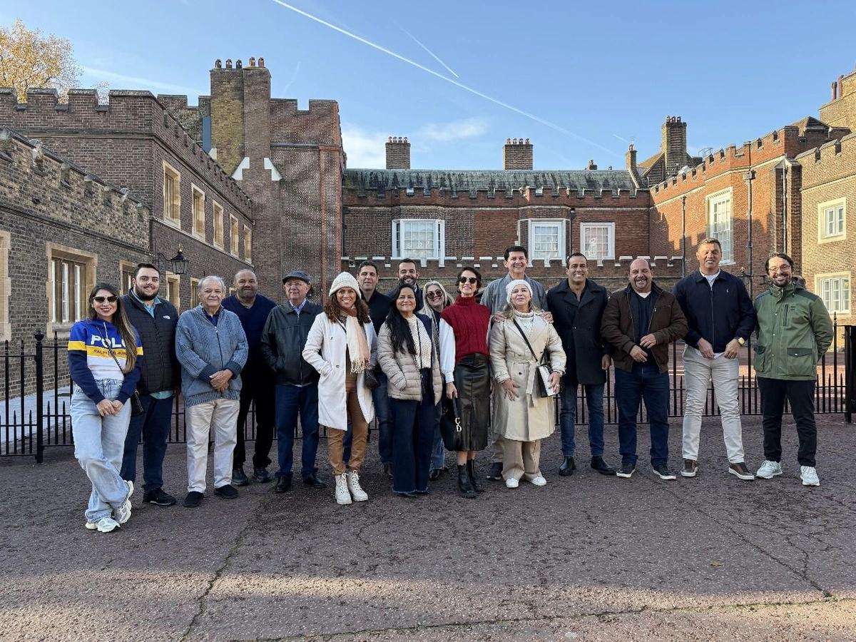 Durante a programação, Silvio e os demais integrantes da comitiva conhecem programas de sucesso implementados em Londres