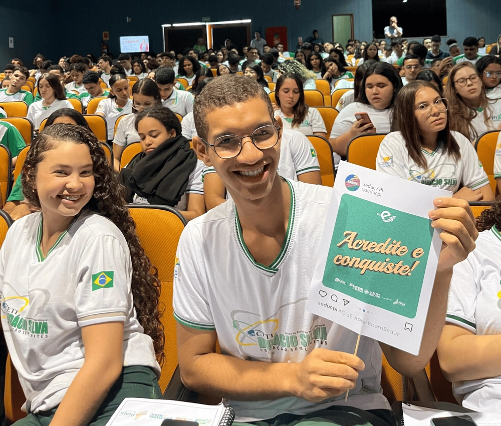 ENEM: estudantes da rede estadual participam de revisão para segundo dia de provas