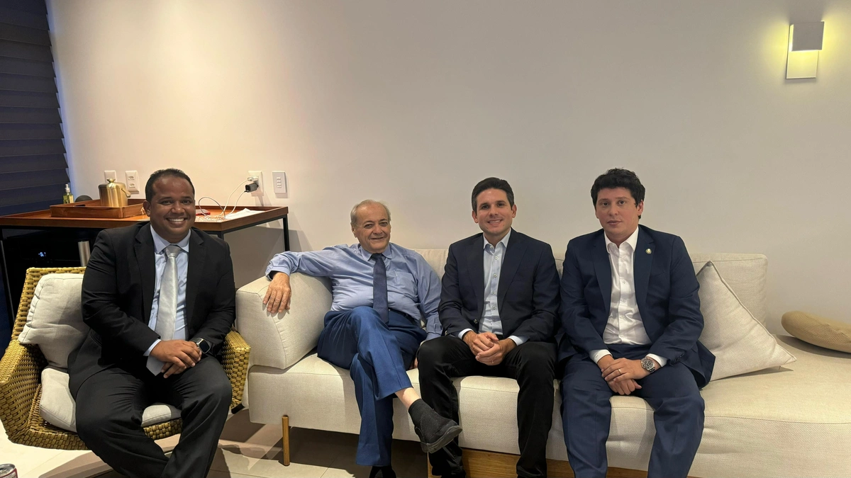 Hugo Motta, Enzo Samuel, Silvio Mendes e Victor Linhares se reúnem em Brasília