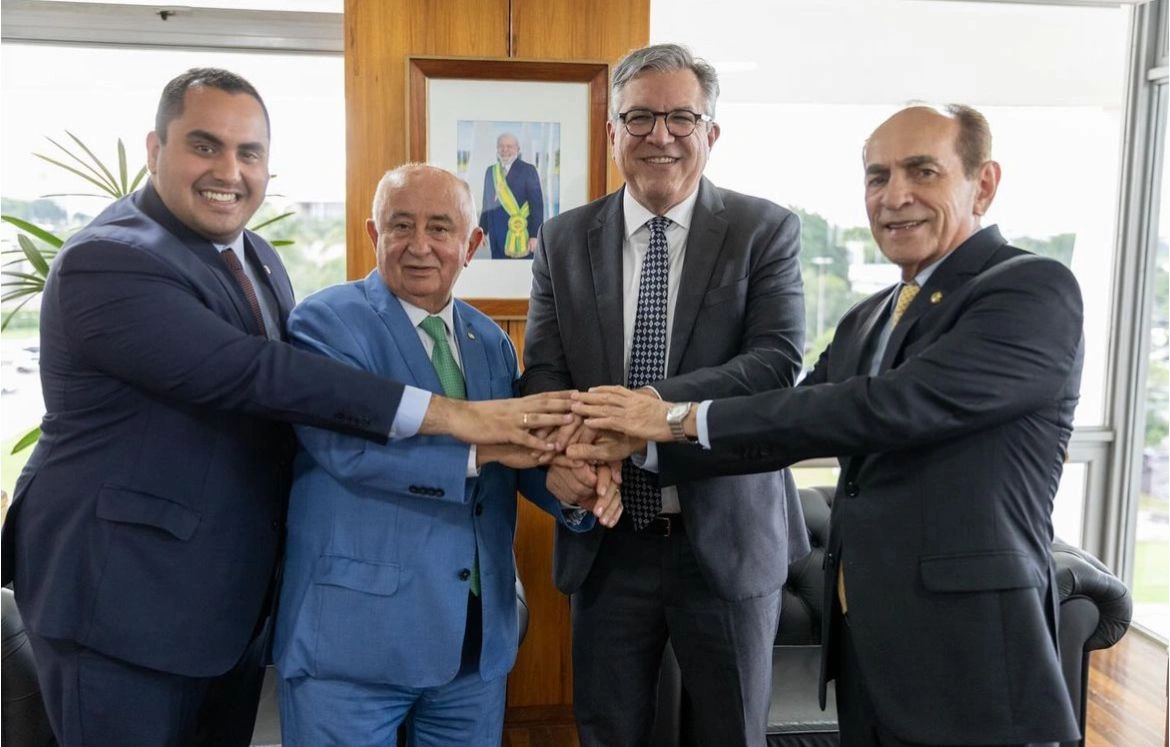 Júlio César, Marcelo Castro, Júlio César e Padilha se reúnem em Brasília