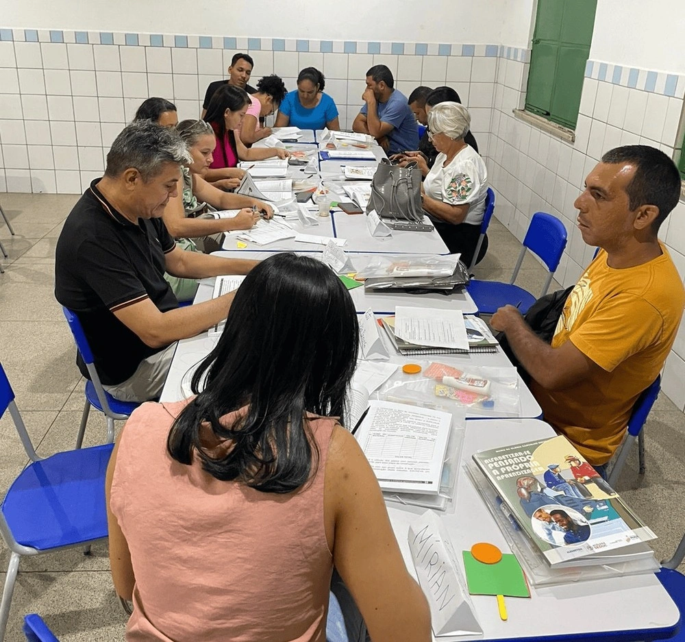 Mais de 600 professores e monitores do Alfabetiza Piauí participam de formação continuada nas Gerências Regionais