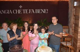 Médica Sariane Ribeiro celebra 40 anos ao lado da família em Teresina (Foto: Magal/Conecta Piauí)