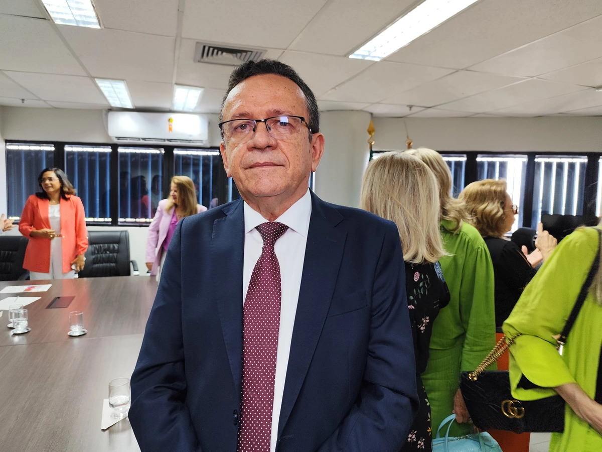Presidente do TRE-PI, desembargador Sebastião Ribeiro