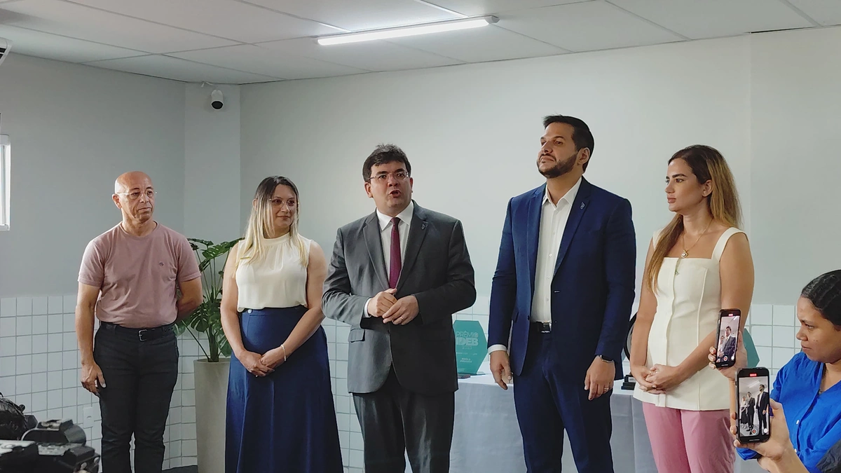Rafael Fonteles em inauguração da 21ª GRE