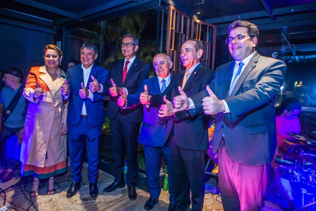 Senadora Jussara Lima fortalece parcerias em jantar com prefeitos do Piauí