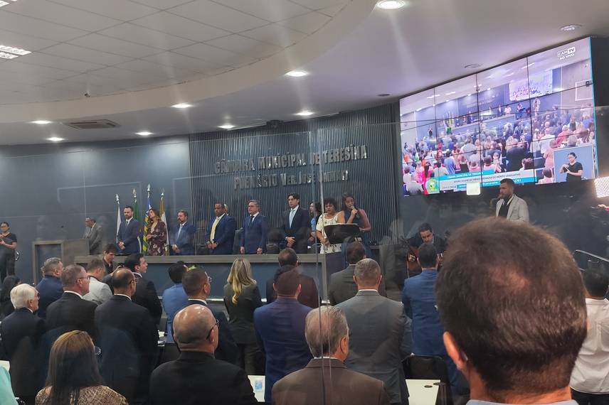Vereadores entregam Medalha do Mérito Legislativo na Câmara de Teresina Vereadores entregam Medalha do Mérito Legislativo na Câmara de Teresina