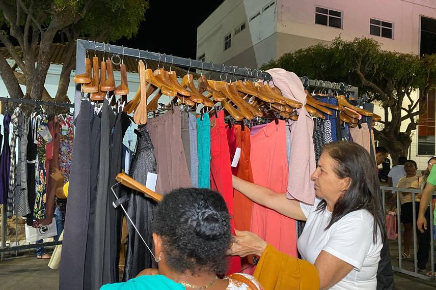 Bazar da Esperança aconteceu na Praça Leônidas Melo Bazar da Esperança aconteceu na Praça Leônidas Melo