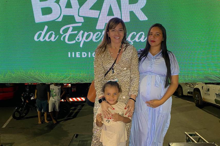Bazar da Esperança aconteceu na Praça Leônidas Melo Bazar da Esperança aconteceu na Praça Leônidas Melo