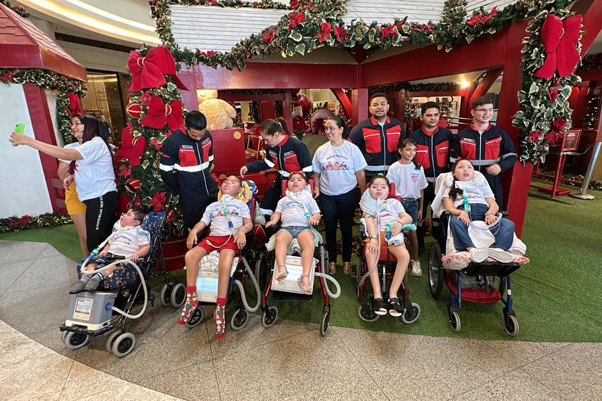 Crianças em tratamento de AME visitam Papai Noel em Teresina Crianças em tratamento de AME visitam Papai Noel em Teresina