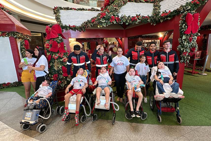 Crianças em tratamento de AME visitam Papai Noel em Teresina Crianças em tratamento de AME visitam Papai Noel em Teresina