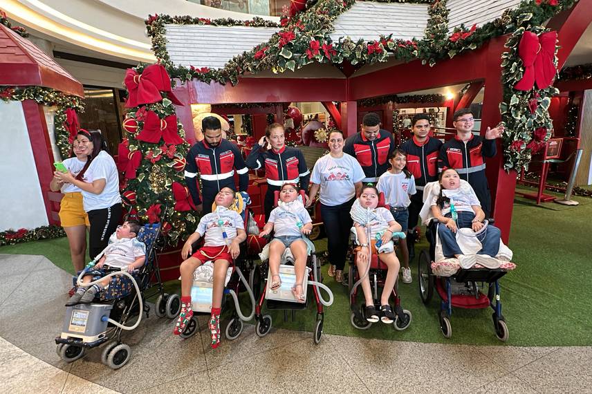 Crianças em tratamento de AME visitam Papai Noel em Teresina Crianças em tratamento de AME visitam Papai Noel em Teresina