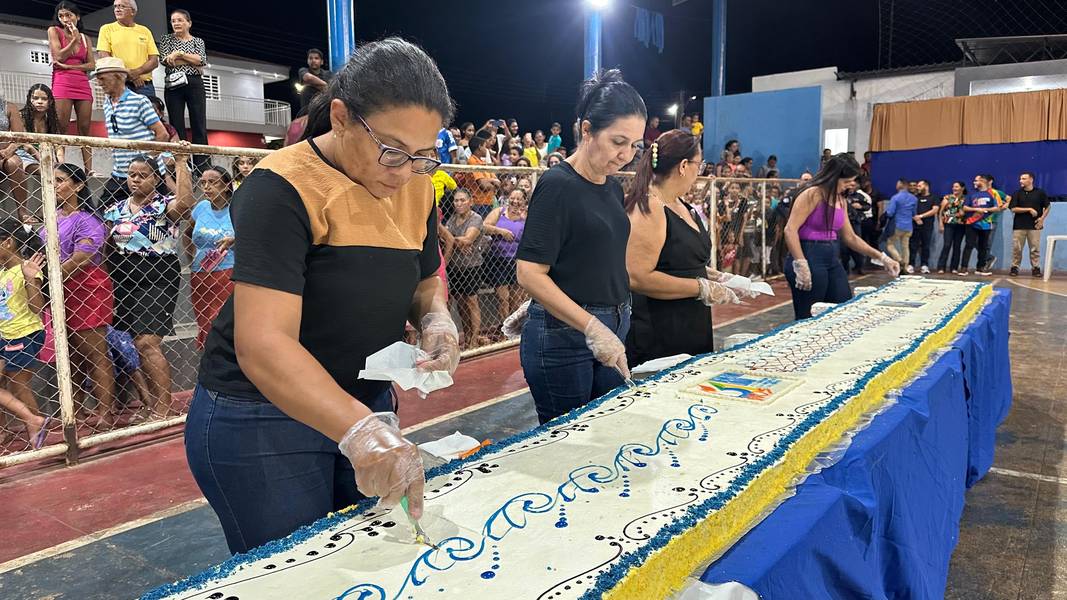 Demerval Lobão celebra 61 anos com homenagens e grande festa