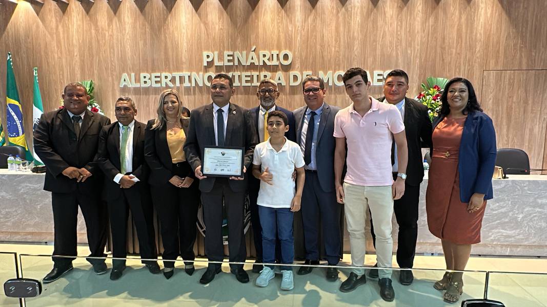 Demerval Lobão celebra 61 anos com homenagens e grande festa