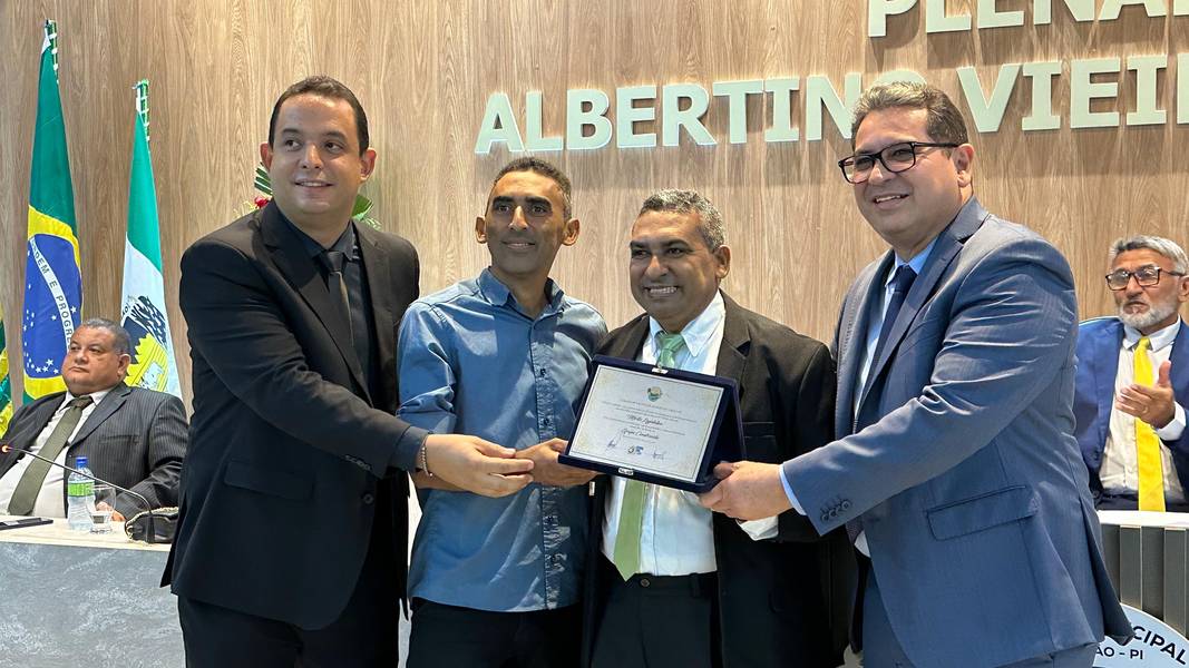 Demerval Lobão celebra 61 anos com homenagens e grande festa