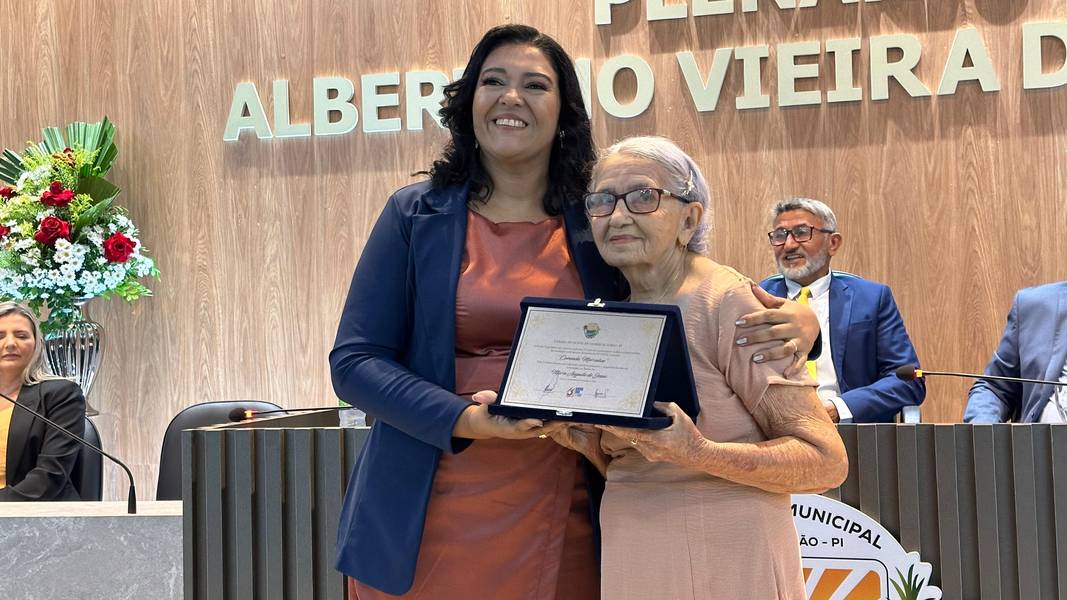Demerval Lobão celebra 61 anos com homenagens e grande festa