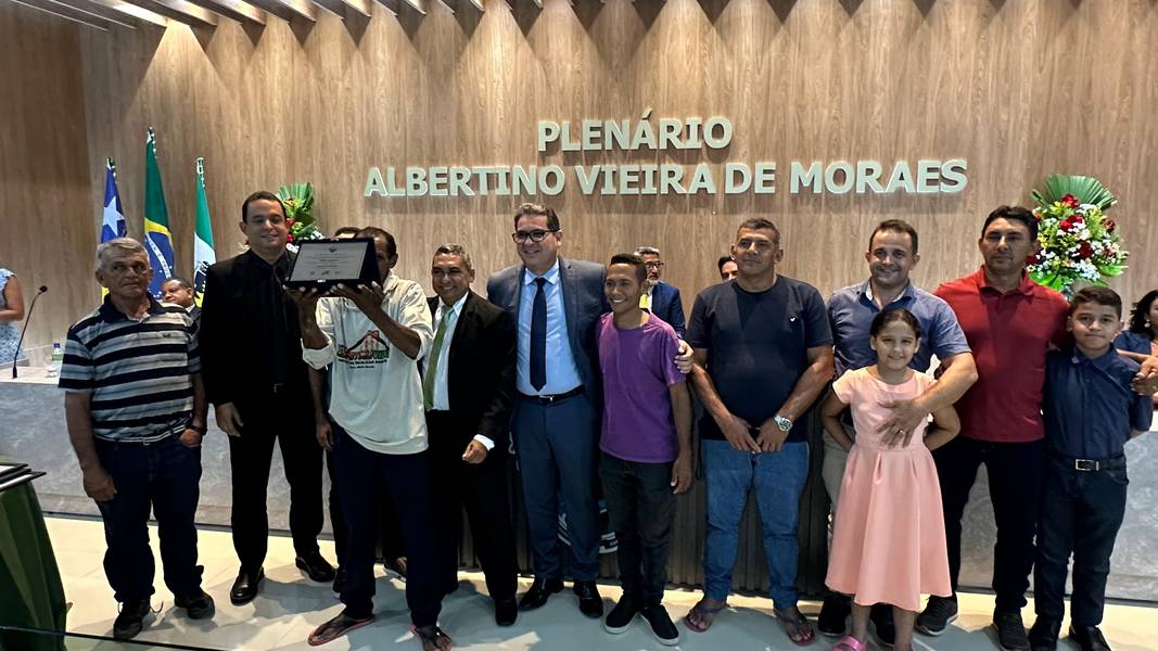 Demerval Lobão celebra 61 anos com homenagens e grande festa