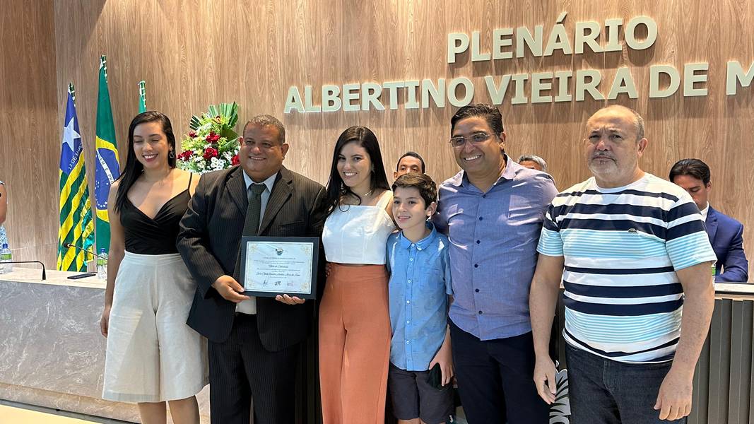 Demerval Lobão celebra 61 anos com homenagens e grande festa