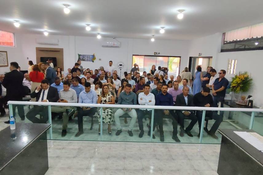 Eleitos de cinco municípios piauienses são diplomados em Manoel Emídio Eleitos de cinco municípios piauienses são diplomados em Manoel Emídio
