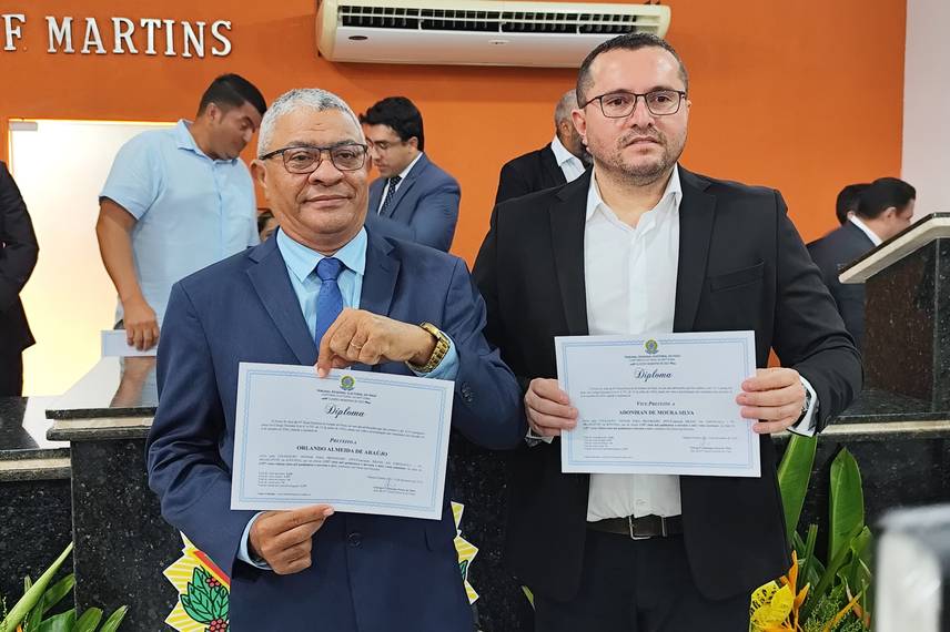 Eleitos de cinco municípios piauienses são diplomados em Manoel Emídio Eleitos de cinco municípios piauienses são diplomados em Manoel Emídio