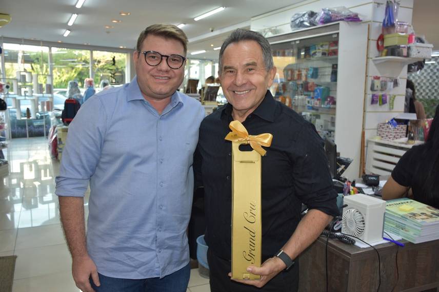 Empresário Paulo Machado Lançou o Livro, Matemática em nossas vidas Empresário Paulo Machado Lançou o Livro, Matemática em nossas vidas