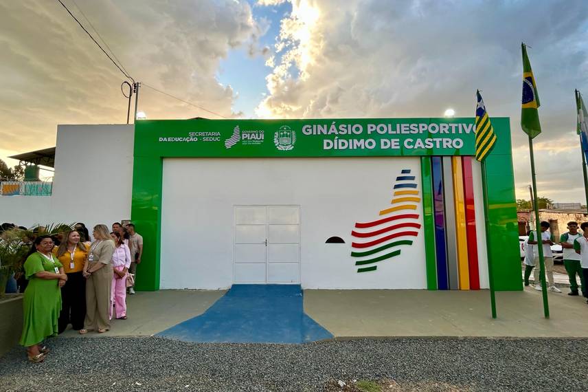 Ginásio Estadual e Centro Educacional Esportivo são inaugurados em Esperantina Ginásio Estadual e Centro Educacional Esportivo são inaugurados em Esperantina